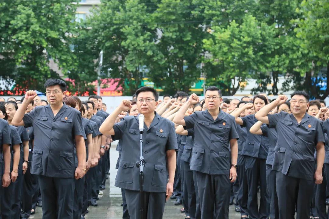 杨幂《狐妖小红娘》现代路透，她在剧中的造型是怎样的？